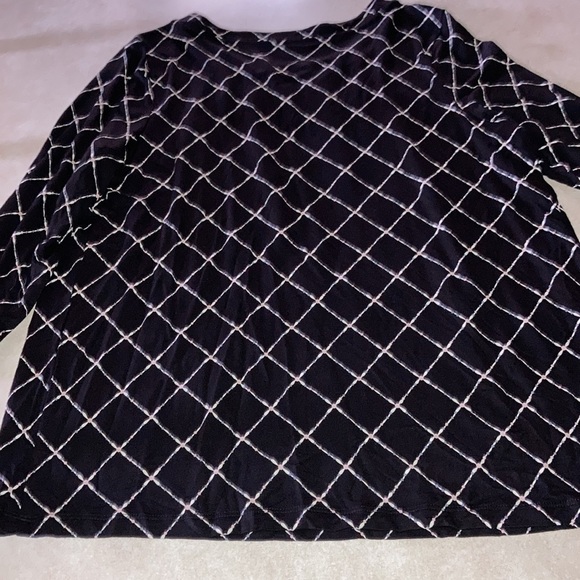 Brand new Black and White Shirt - Picture 3 of 5